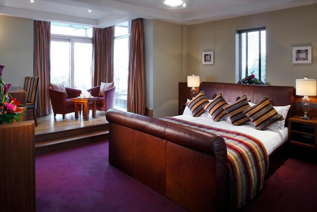 Tullamore Court Hotel Exterior photo